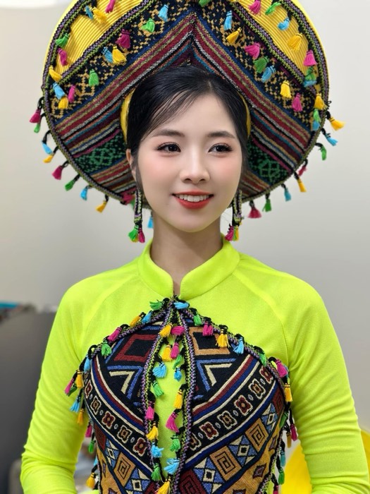 GIAO LƯU VĂN HOÁ VIỆT — LÀO
