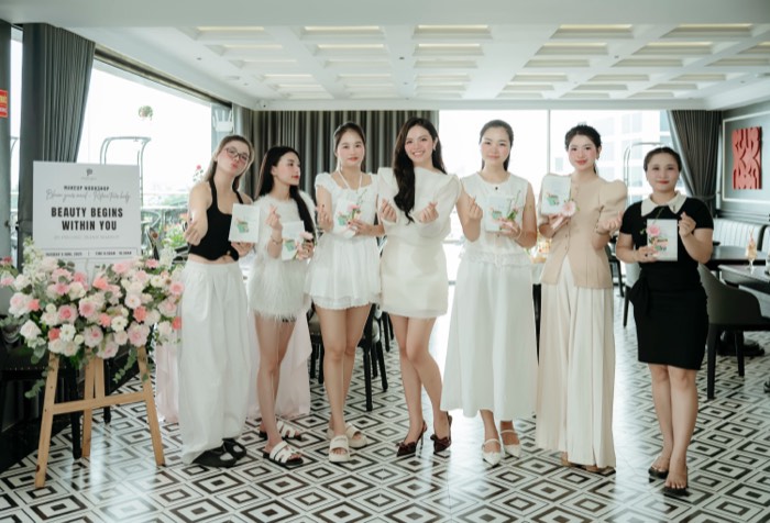Nhóm học viên trước giờ vào bài
